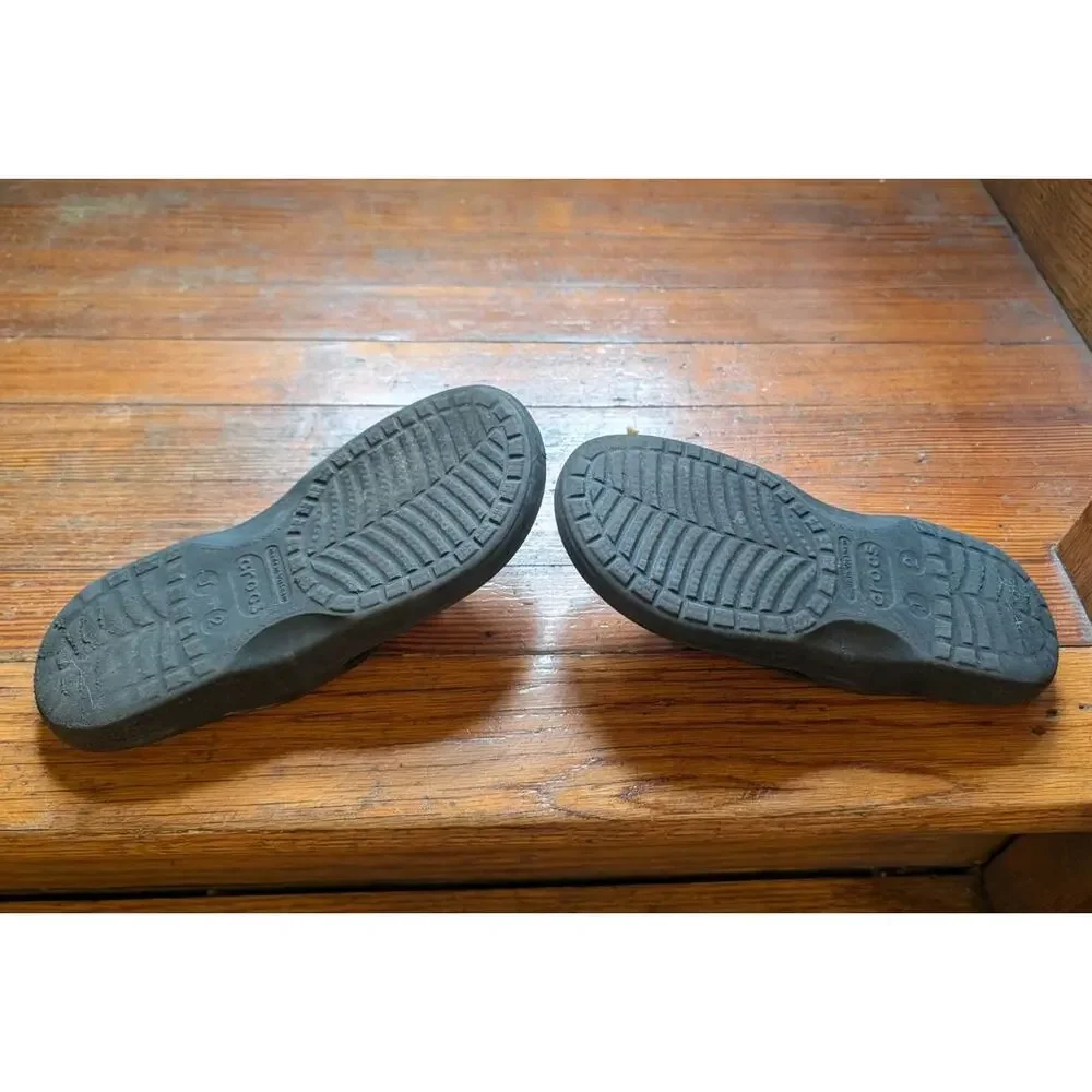 Crocs Black Toe Sandals Youth Size 2 Flip Flop Shoes